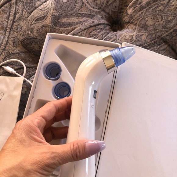 Pore cleaner never used, bought on Amazon - Picture 4 of 4